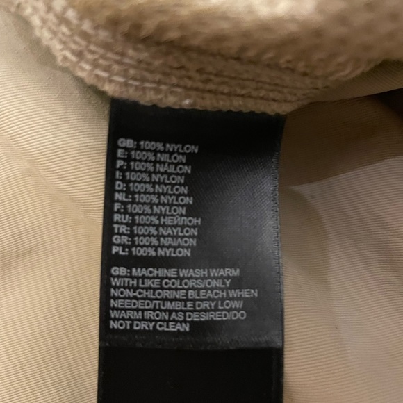 The North Face Cargo Shorts - Picture 7 of 8